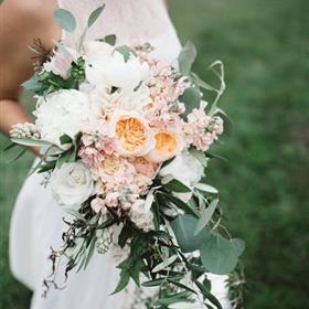 fwthumbda roses bouquet.jpg